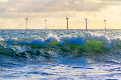 A força dos oceanos como fonte de energia renovável: Fernando Trabach explica como a energia das marés pode transformar o futuro elétrico com sustentabilidade.
