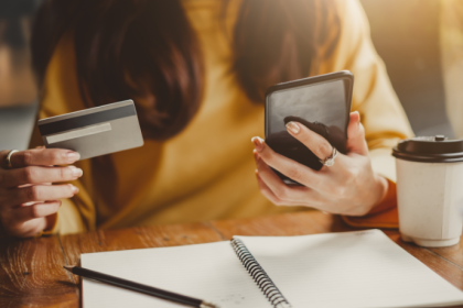 Compras em 2026: como IA, fraudes digitais e impulsividade transformam o consumidor