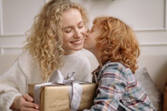 Dia das Mães: como economizar no presente sem abrir mão de surpreender